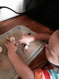 toddler-cutting-mushrooms